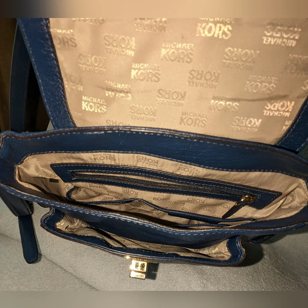 Michael Kors Sloan top handle satchel bag. - Picture 10 of 12